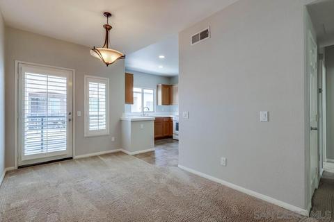 323 Tesoro Gln #109, Escondido, CA 92025 photo 8