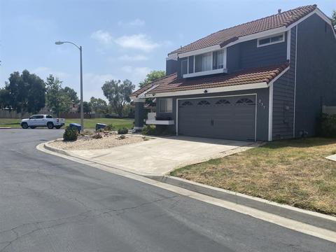 237 Cardinal, Oceanside, CA 92057 photo 3