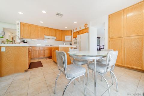 10026 Challenger Cir, Spring Valley, CA 91978 photo 12