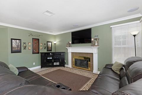 1965 Eureka St, Corona, CA 92882 photo 17