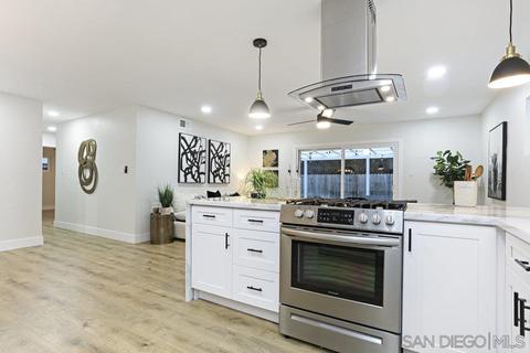 3255 Roberta Ln, Oceanside, CA 92054 photo 2