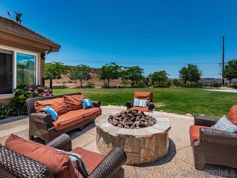 12801 Gate Dr, Poway, CA 92064 photo 6
