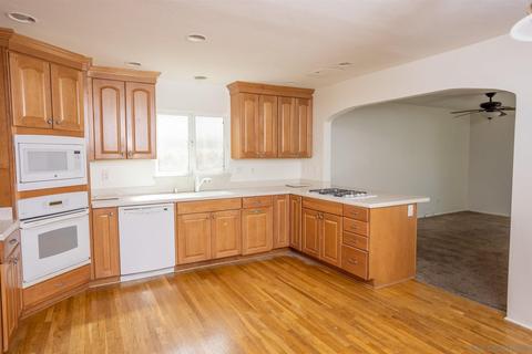 7887 Grape St, La Mesa, CA 91941 photo 5