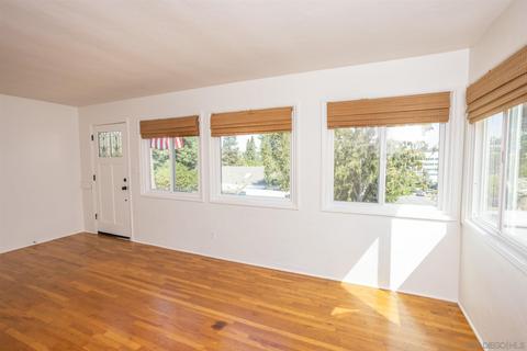 7887 Grape St, La Mesa, CA 91941 photo 2