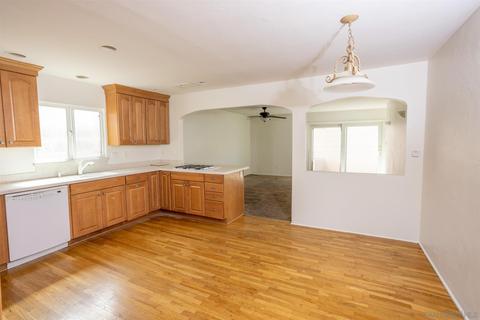 7887 Grape St, La Mesa, CA 91941 photo 6