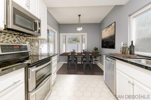 1752 Willowspring Dr N, Encinitas, CA 92024 photo 2