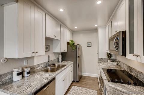 8524 Via Mallorca #E, La Jolla, CA 92037 photo 6