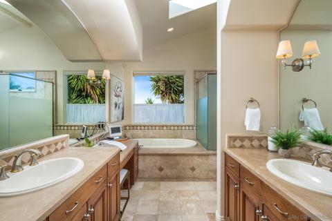 7769 Prospect Pl, La Jolla, CA 92037 photo 31