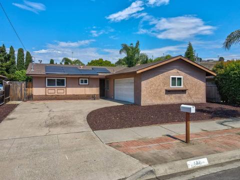 130 Riviera Dr, Oceanside, CA 92054 photo 1