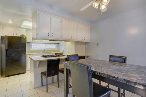 130 Riviera Dr, Oceanside, CA 92054 photo 4