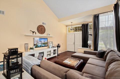 1016 Gallery Dr, Oceanside, CA 92057 photo 4
