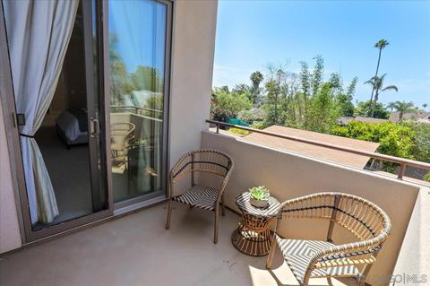 551 Rosemont St, La Jolla, CA 92037 photo 24