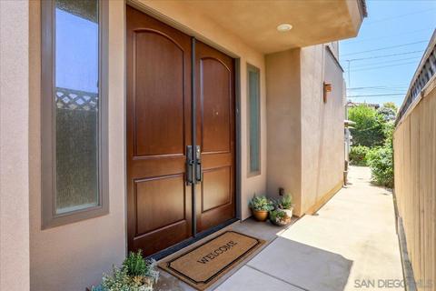 551 Rosemont St, La Jolla, CA 92037 photo 2