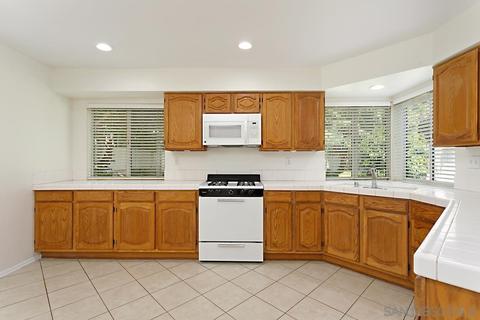 2086 Tiffany Dr, Oceanside, CA 92056 photo 11