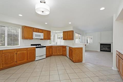 2086 Tiffany Dr, Oceanside, CA 92056 photo 9