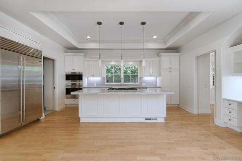 540 Bonair Pl, La Jolla, CA 92037 photo 5