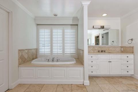 540 Bonair Pl, La Jolla, CA 92037 photo 21