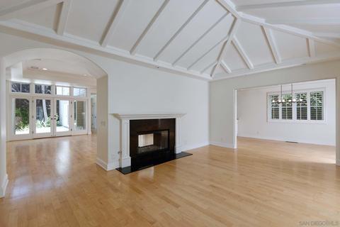 540 Bonair Pl, La Jolla, CA 92037 photo 3