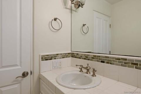540 Bonair Pl, La Jolla, CA 92037 photo 30
