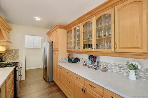 702 Nob Cir, Vista, CA 92084 photo 9