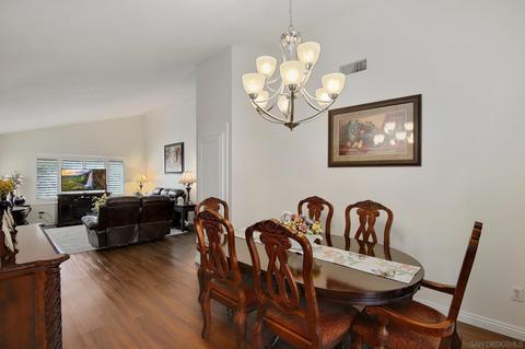 702 Nob Cir, Vista, CA 92084 photo 5
