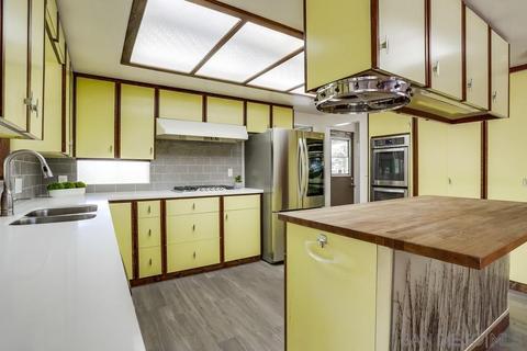 2860 Calmar Dr, Escondido, CA 92029 photo 9