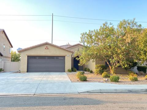 3535 Emerald Ln, Lancaster, CA 93535 photo 2