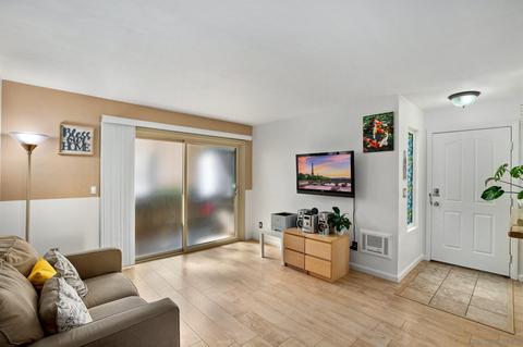 432 Edgehill Ln #9, Oceanside, CA 92054 photo 2
