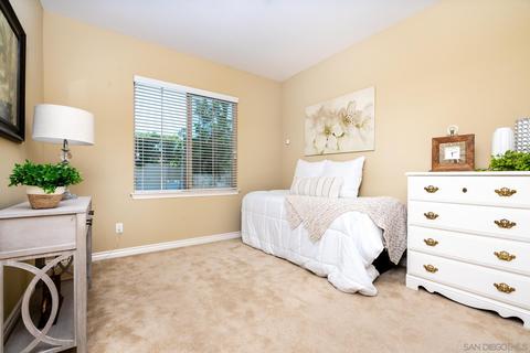 32569 Guadagno Dr, Temecula, CA 92592 photo 13