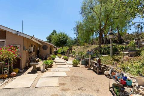 2029 Willow Glen Rd, Fallbrook, CA 92028 photo 3
