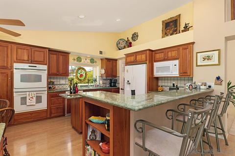 2697 Magellan Ln, Vista, CA 92081 photo 15
