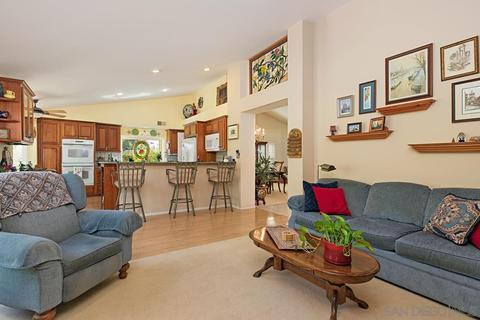 2697 Magellan Ln, Vista, CA 92081 photo 14