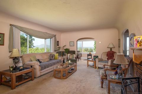 8092 Vista Dr, La Mesa, CA 91941 photo 9