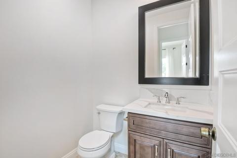 1076 Circle Dr, Escondido, CA 92025 photo 4