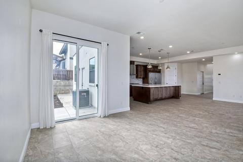1076 Circle Dr, Escondido, CA 92025 photo 14