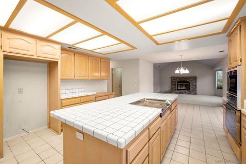 2614 Gianelli Ln, Escondido, CA 92025 photo 18