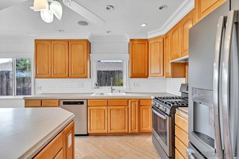 2380 N Iris Ln, Escondido, CA 92026 photo 2