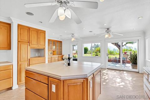2380 N Iris Ln, Escondido, CA 92026 photo 3