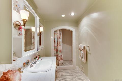 1010 Olive Ave, Coronado, CA 92118 photo 28