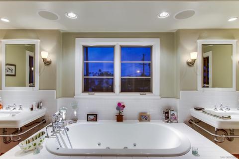 1010 Olive Ave, Coronado, CA 92118 photo 23