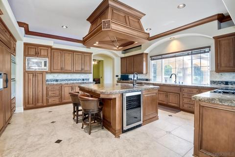 636 Rolling Hills Rd, Vista, CA 92081 photo 13