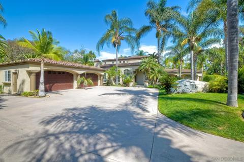 636 Rolling Hills Rd, Vista, CA 92081 photo 2