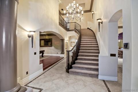 636 Rolling Hills Rd, Vista, CA 92081 photo 6