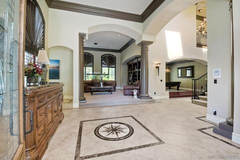 636 Rolling Hills Rd, Vista, CA 92081 photo 8