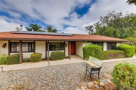 1062 Via Unidos, Fallbrook, CA 92028 photo 2