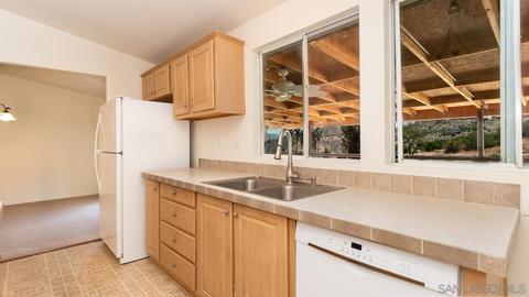 39807 Jones Rd, Fallbrook, CA 92028 photo 9