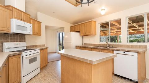 39807 Jones Rd, Fallbrook, CA 92028 photo 6