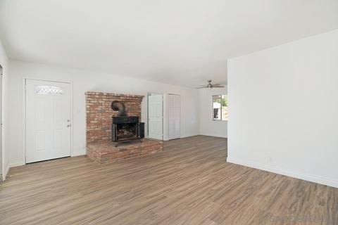 440 Debby St, Fallbrook, CA 92028 photo 9