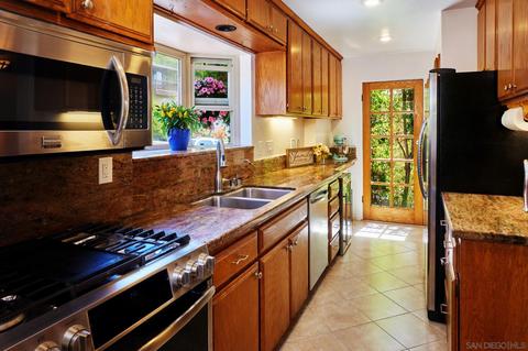4564 Westview Dr, La Mesa, CA 91941 photo 10