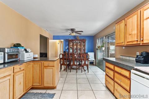 1143 Hackamore Rd, Vista, CA 92083 photo 3